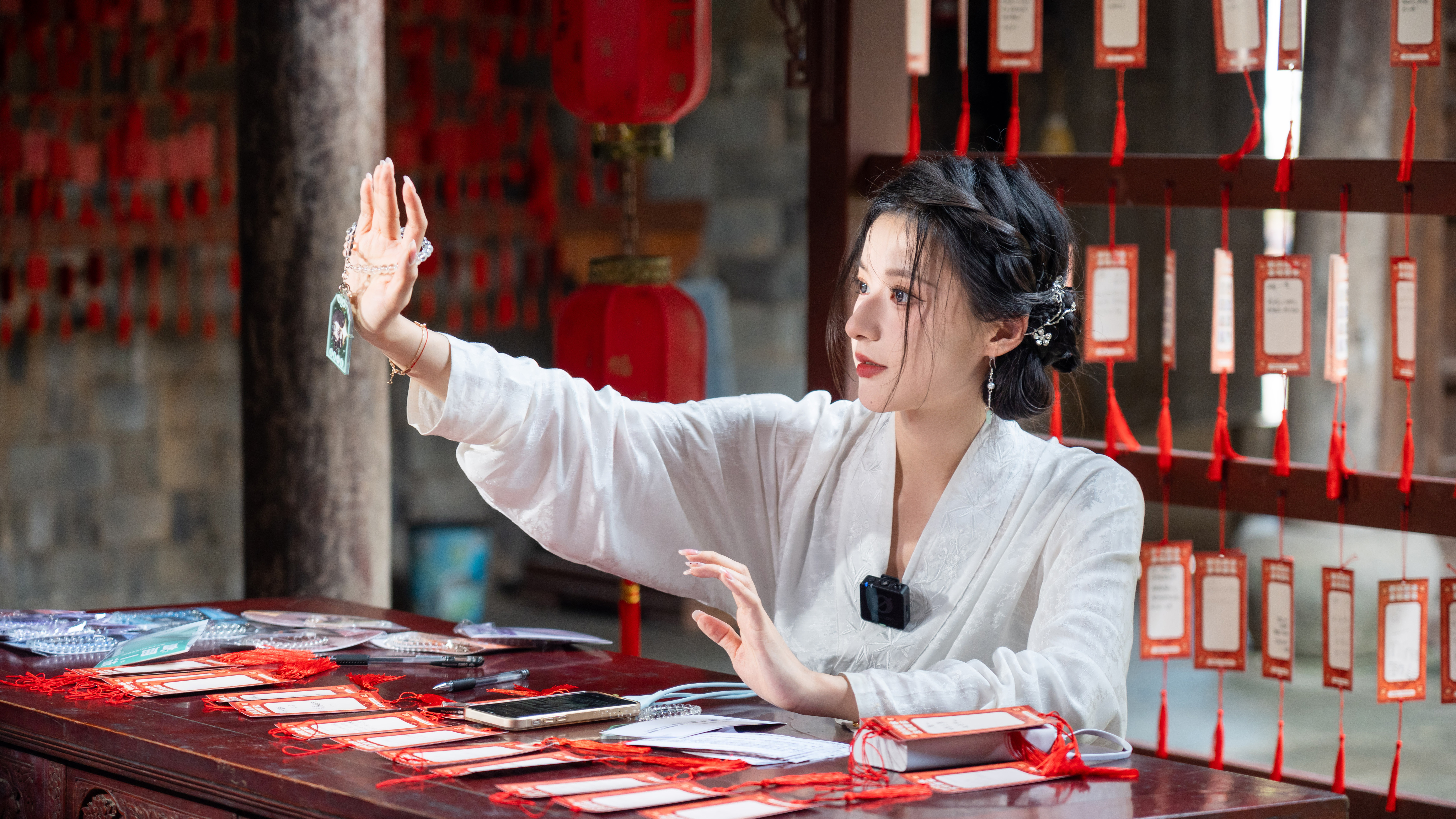 逆水寒手游中是否有免费时装获取技巧
