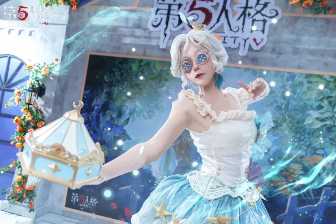 如何正确使用第五人格的时装解锁卡